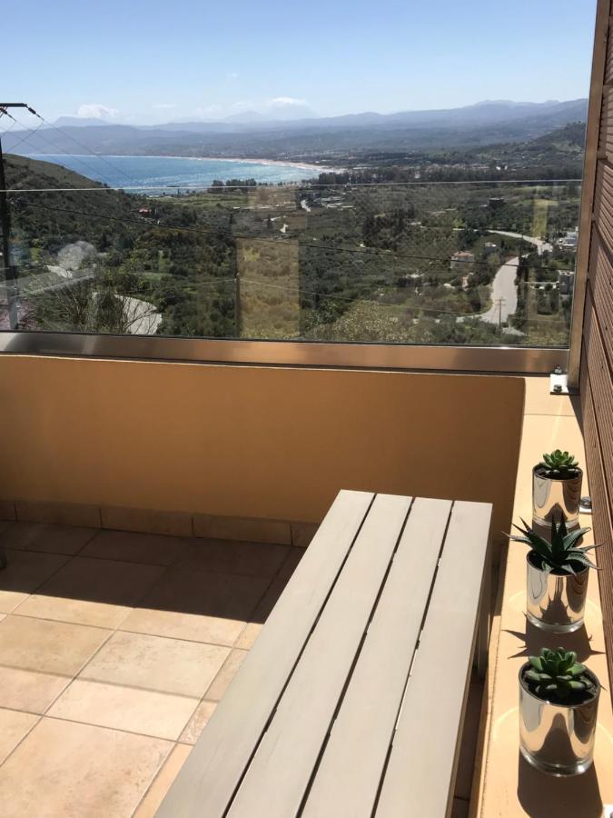Arbutus - Relaxing Apartment With Fantastic Views Jeorjoúpoli Eksteriør bilde