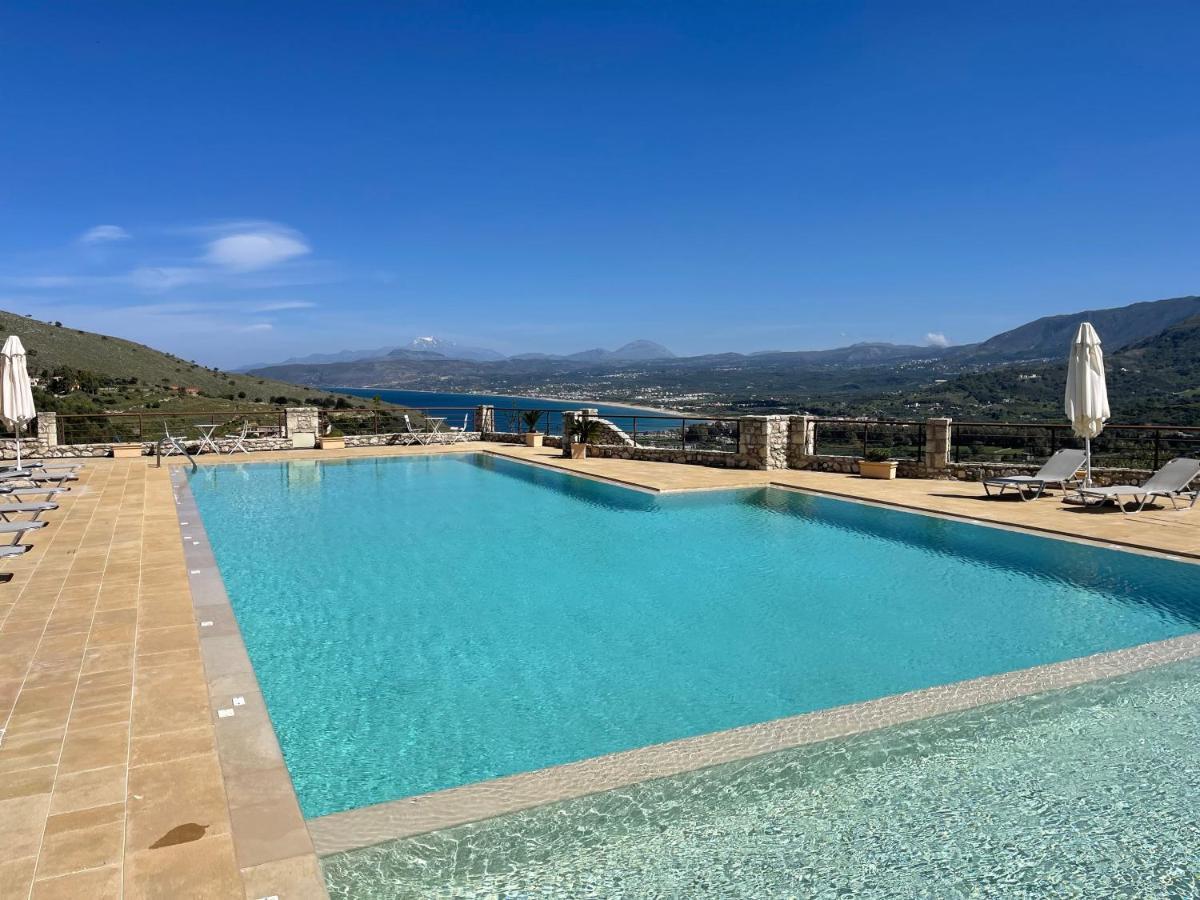 Arbutus - Relaxing Apartment With Fantastic Views Jeorjoúpoli Eksteriør bilde