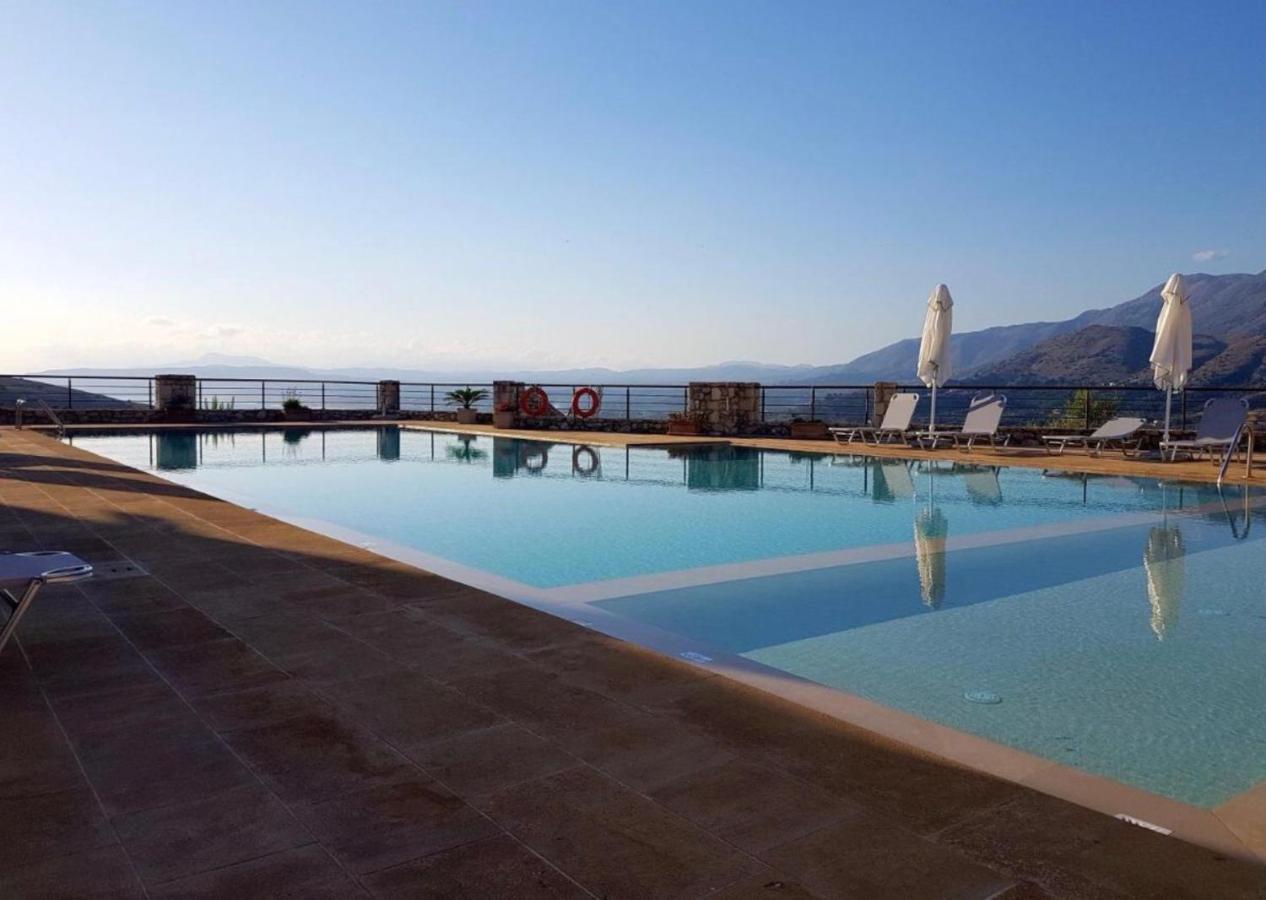 Arbutus - Relaxing Apartment With Fantastic Views Jeorjoúpoli Eksteriør bilde